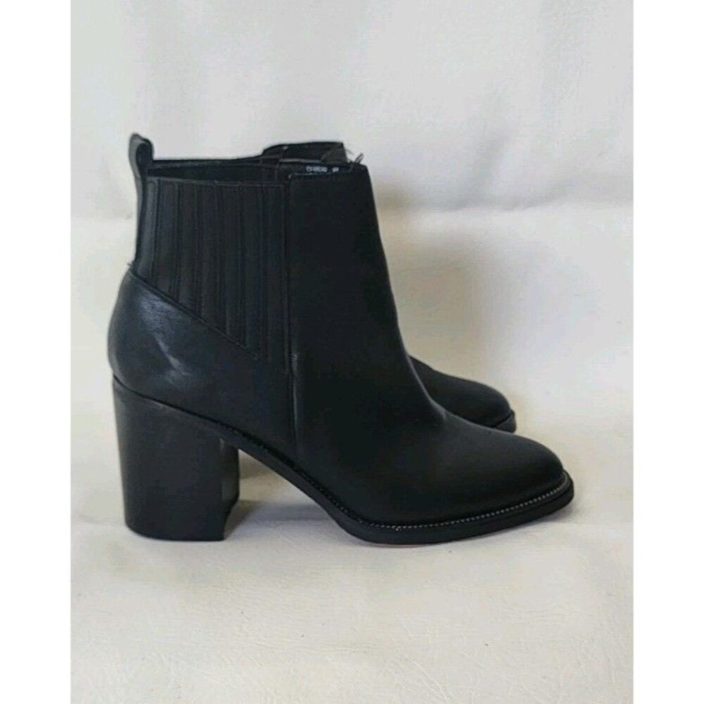 Chelsea & Violet Womens Black Leather Heeled Chelsea Ankle Boots Size 9